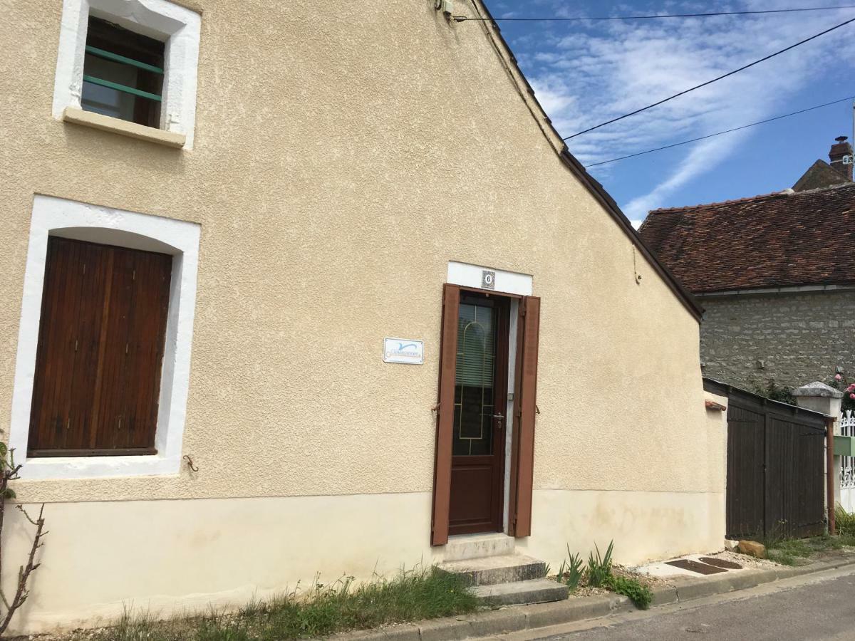 Gite Chablisien Bagian luar foto